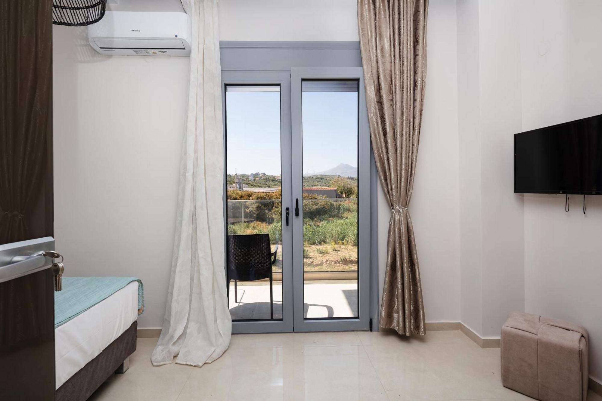 Hotel Iosifina, 80 Metres From Episkopi Beach! Dhrámia Quarto foto